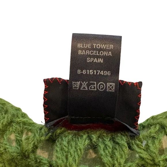 Vintage CUSTO BARCELONA Artistic Psychedelic
Print Velvet Top, Sz L (runs small) - Picture 12 of 13